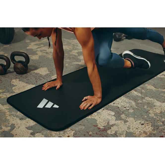 adidasトレーニングマット