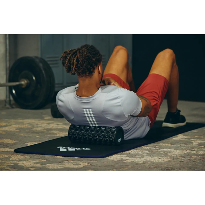 adidasエッセンシャルフォームローラー