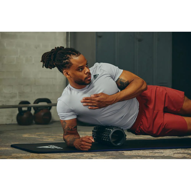 adidasエッセンシャルフォームローラー